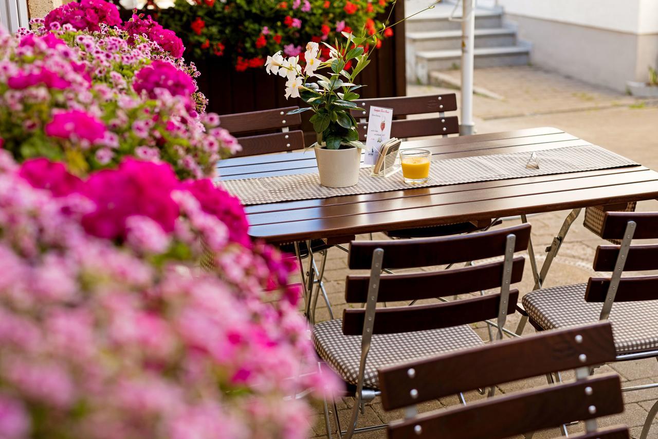 Gasthof - Hotel Zum Ochsen Gmbh Berghulen Екстериор снимка