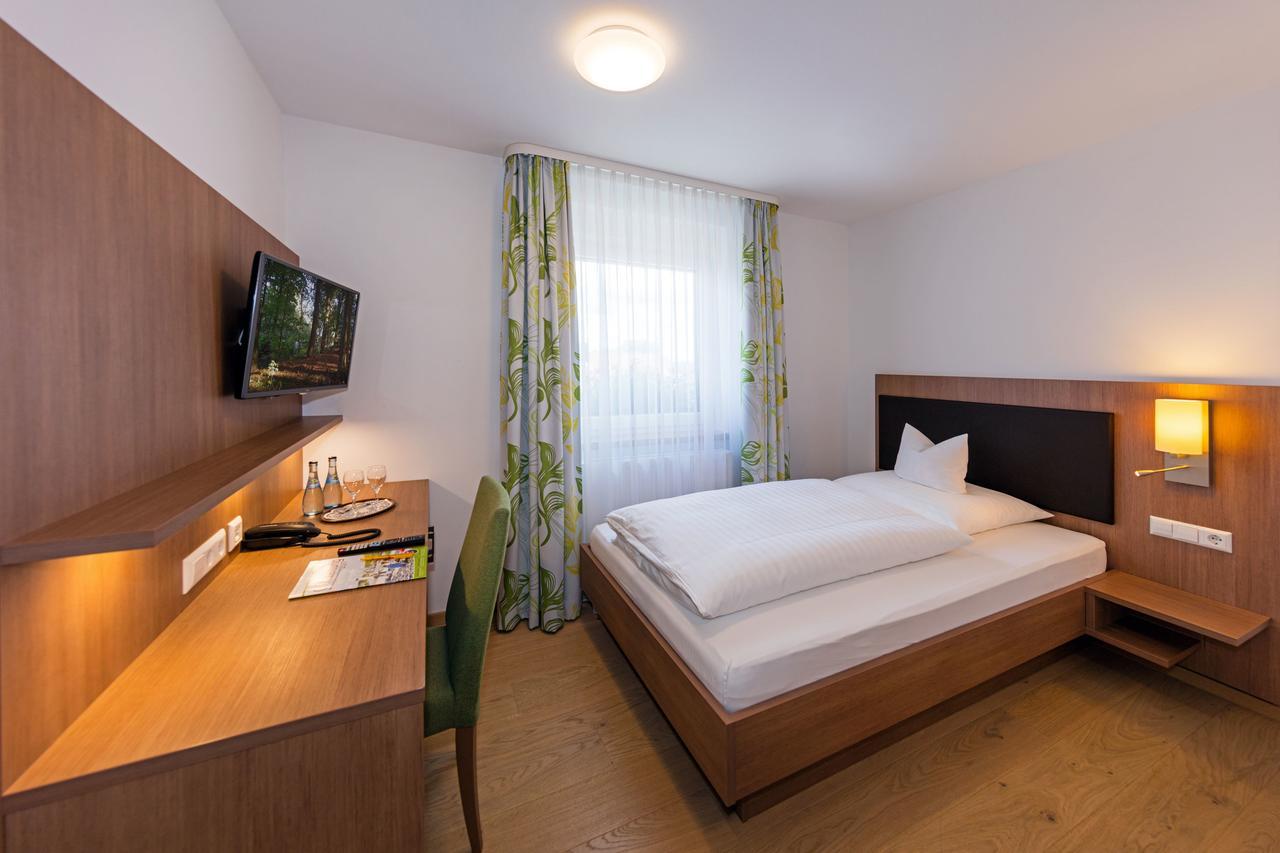 Gasthof - Hotel Zum Ochsen Gmbh Berghulen Екстериор снимка